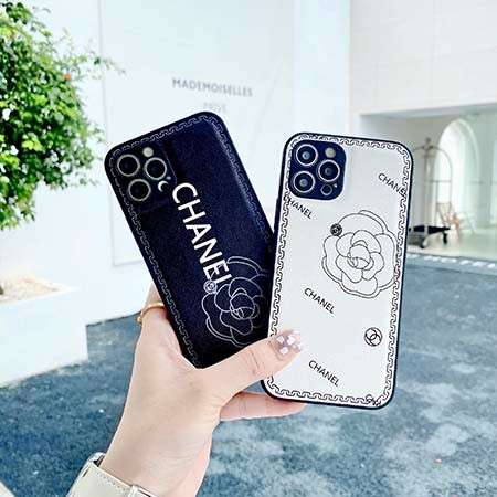 Chanel 携帯ケース 白黒 アイフォン 11 Pro