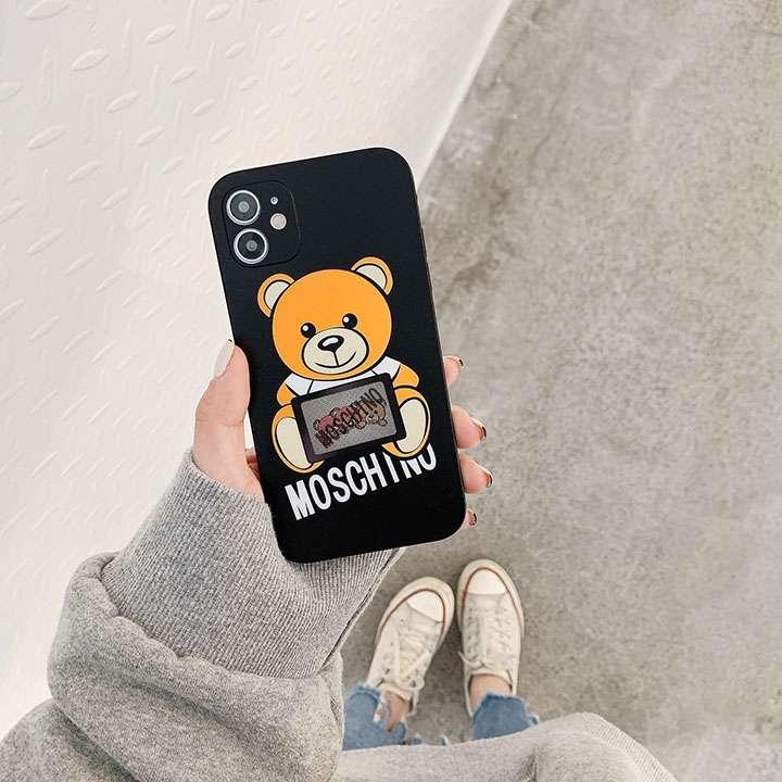 moschino 携帯ケース iPhone 12 mini Moschino アイフォーン12pro max 保護ケース 字母プリント アイフォーン11Pro/11Promax/11ソフトMoschino保護ケース アニメmoschino iphoneXR保護ケース iPhone xsmax Moschinoカバー定番柄 アイホン8/8PLUS3色携帯ケースモスキーノ moschino 携帯ケース iPhone 12 mini Moschino アイフォーン12pro max 保護ケース 字母プリント アイフォーン11Pro/11Promax/11ソフトMoschino保護ケース アニメmoschino iphoneXR保護ケース iPhone xsmax Moschinoカバー定番柄 アイホン8/8PLUS3色携帯ケースモスキーノ