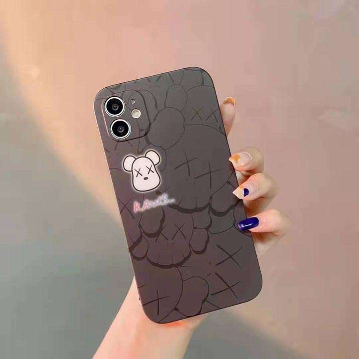 iPhone 1313 proKaws