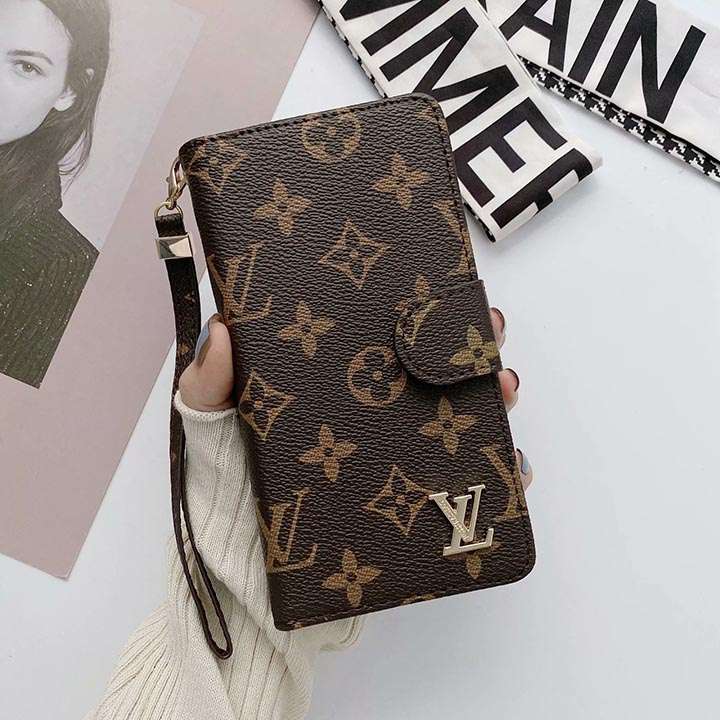 Shop Louis Vuitton MONOGRAM 2020 SS Bumper Coussin Iphone 12 (M81116) by  sunnyfunny