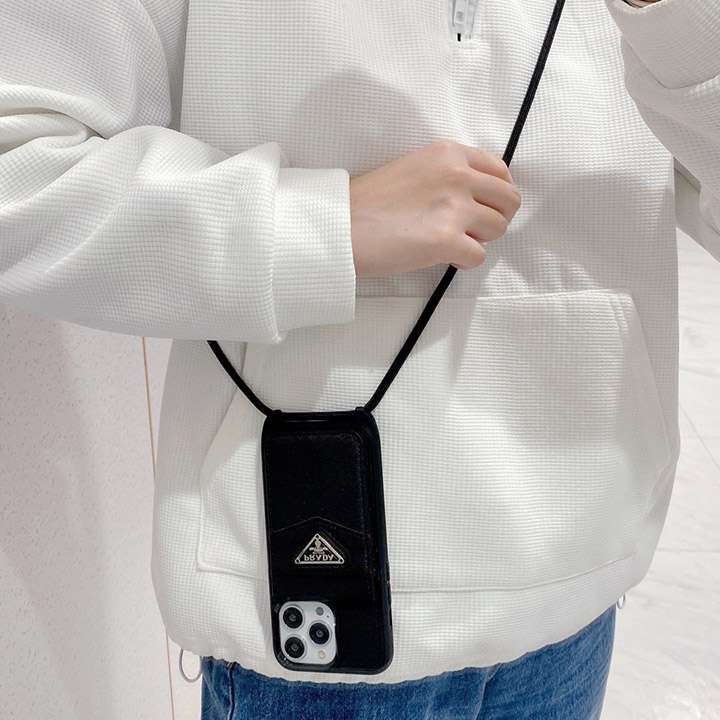 Prada iphonexsmax カバー ロゴ付き